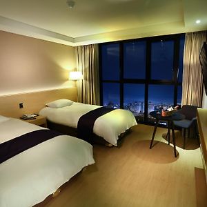 Standard Twin Room No